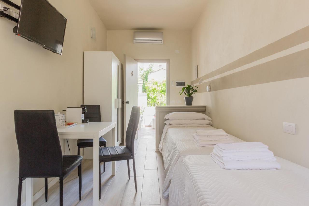 Center Rooms Piacenza Exterior photo